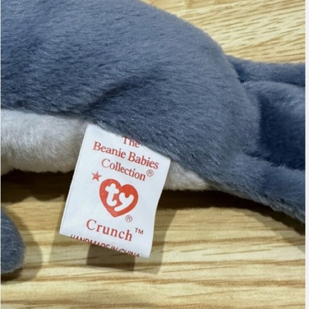 RARE 1996 Crunch The Shark Ty Beanie Baby w/ Multiple Errors! - Picture 3 of 4